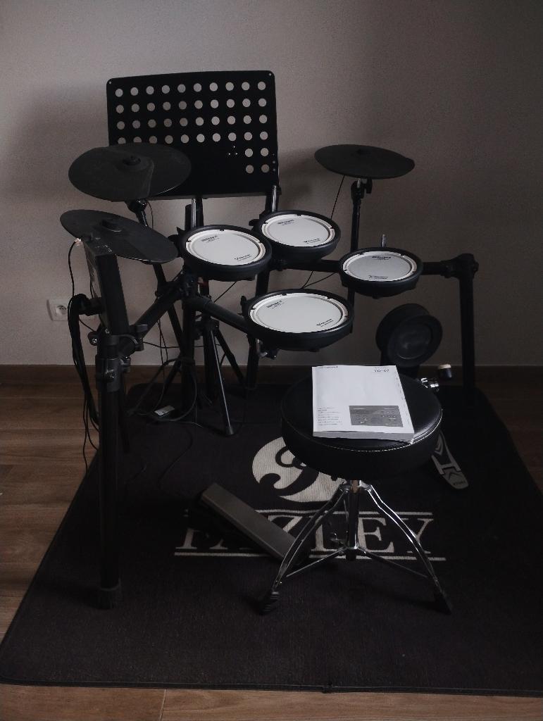 Volledige starterset elektronische drums - Roland TD-07KV, Muziek en Instrumenten, Drumstellen en Slagwerk, Zo goed als nieuw