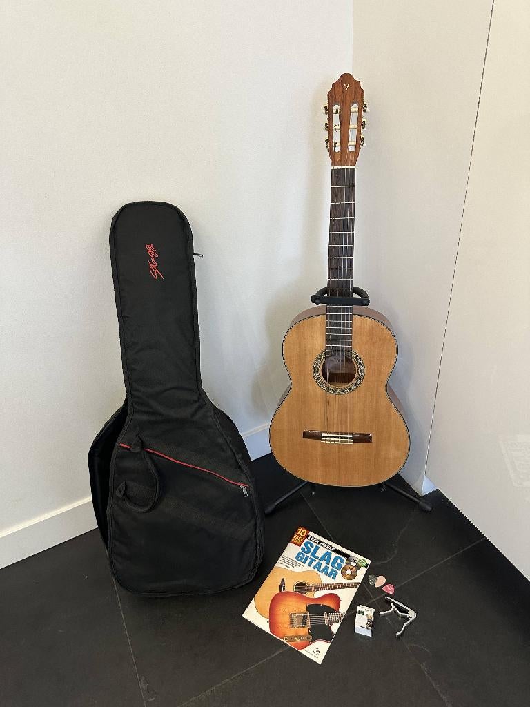 Gitaar set (valencia cg-195 + stagg accessoires), Muziek en Instrumenten, Ophalen, Gebruikt, Klassieke of Spaanse gitaar