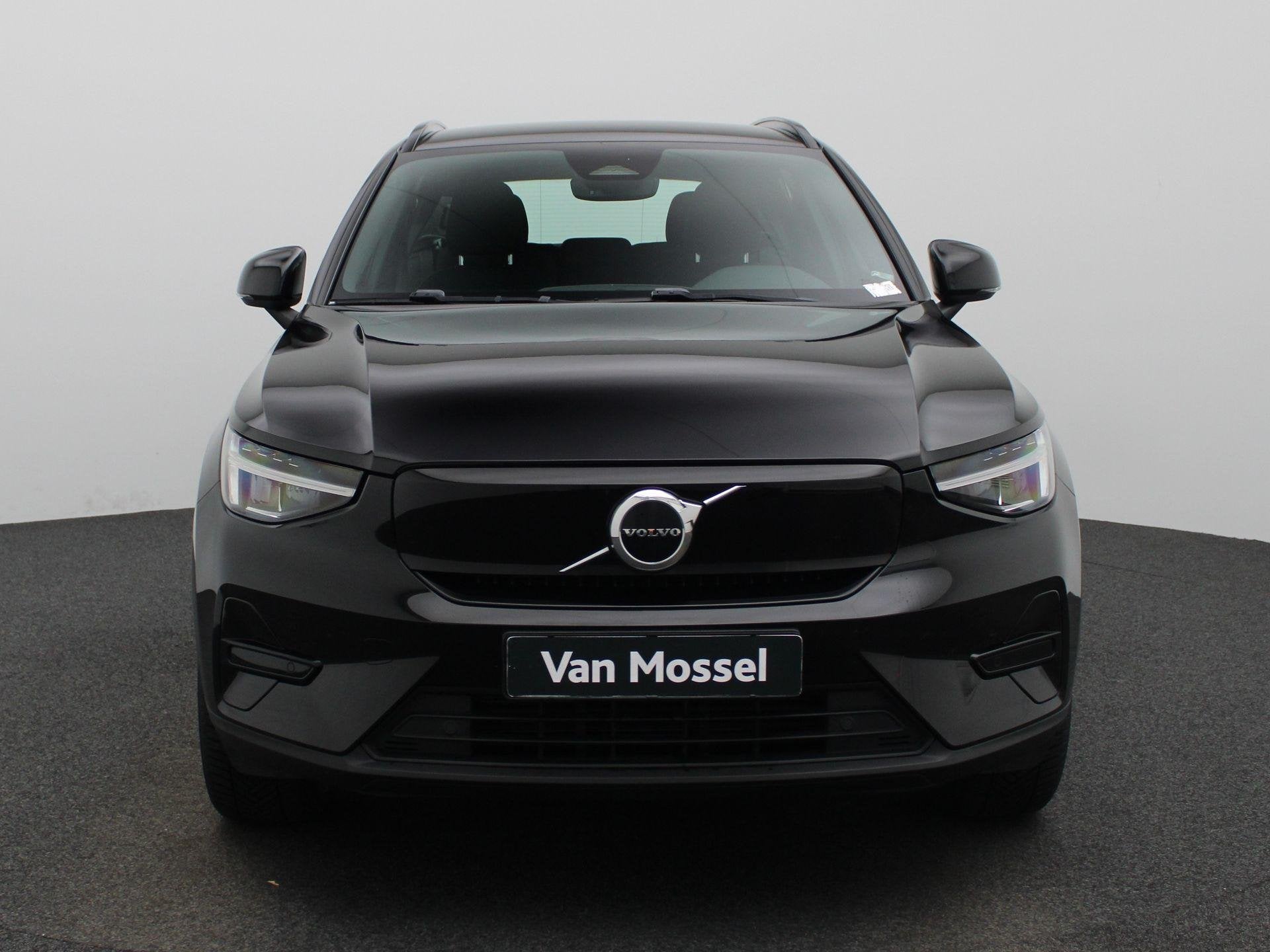 Volvo XC40 Recharge Core, Auto's, Automaat, Gebruikt, https://public.car-pass.be/vhr/b177cce3-40d0-4e8a-b527-f564fc65071f, 5 deurs