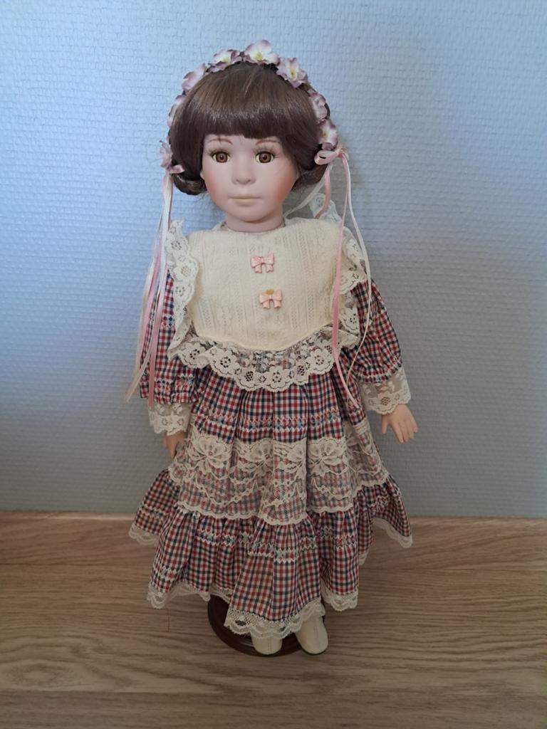 Poupée de collection en porcelaine, Collections, Poupées, Utilisé, Poupée, Enlèvement ou Envoi