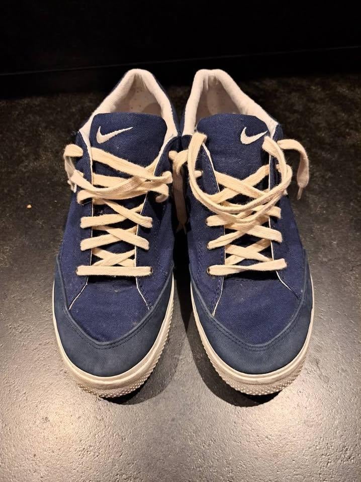 2 pr sneakers, mt 44, Nike of Cycleur de Luxe, wit of blauw, Vêtements | Hommes, Chaussures, Enlèvement ou Envoi, Nike, Comme neuf