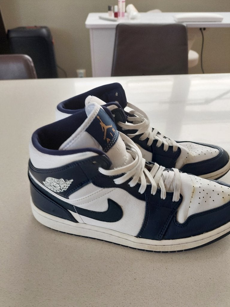 Nike Air Jordan White Metallic Gold Obsidian donkerblauw, Ophalen, Blauw, Sneakers, Gedragen
