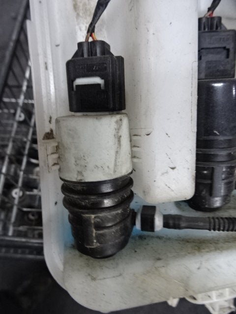 LAVE-GLACE POMPE ARRIÈRE BMW 1 serie (F20), Utilisé, BMW, Petuelring 130
80809  München, DE, Bayerische Motoren Werke AG