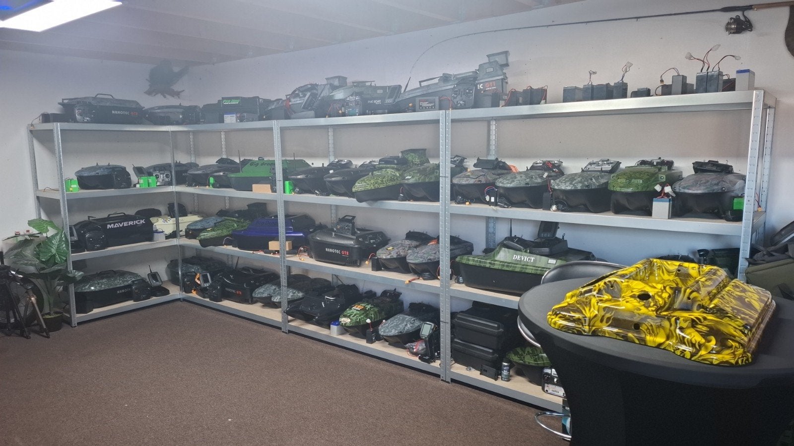 Voerboot dominator baitboats vanaf 250 euro met garantie, Ophalen of Verzenden