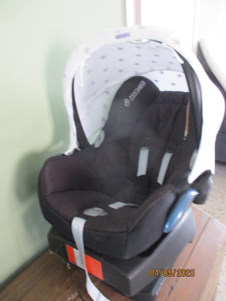Maxi cosi + base easy 2, Ceinture de sécurité, Protection latérale, Enlèvement, Utilisé
