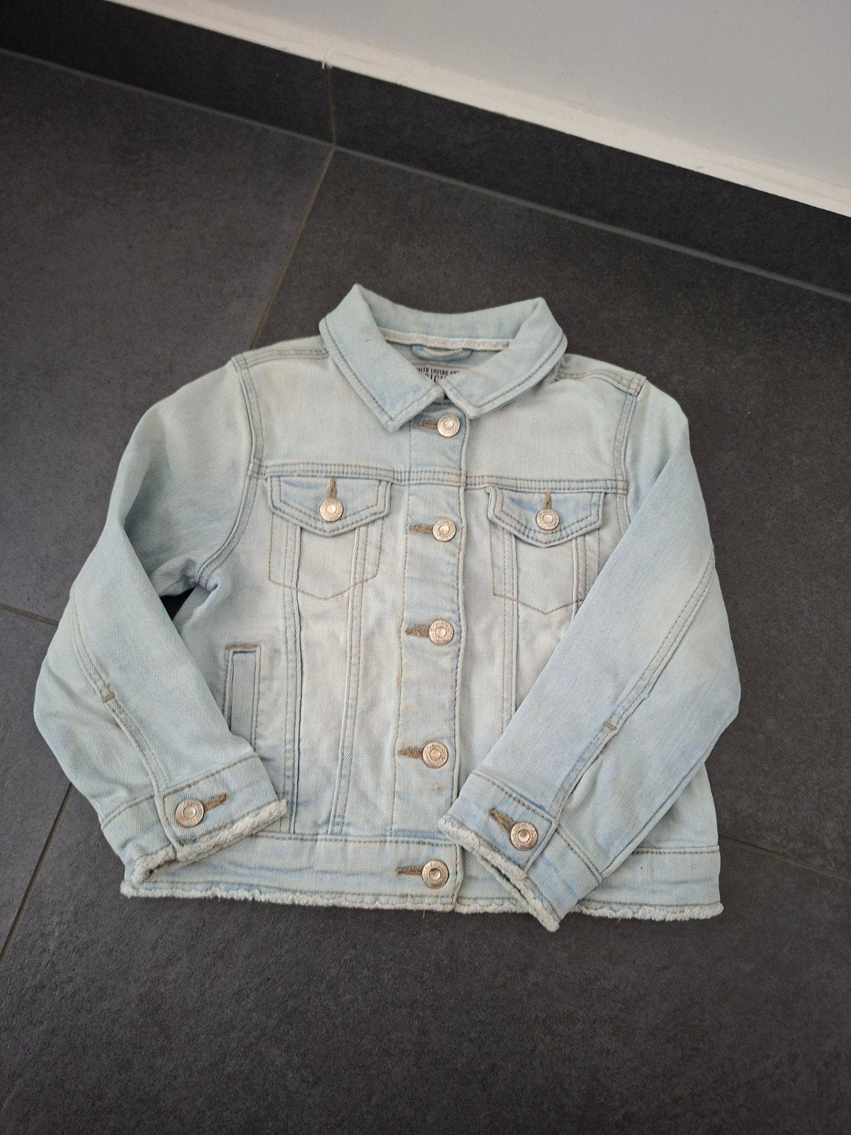 meisjes jeans jas Maat 104, Kinderen en Baby's, Ophalen, C&A, Meisje, Zo goed als nieuw