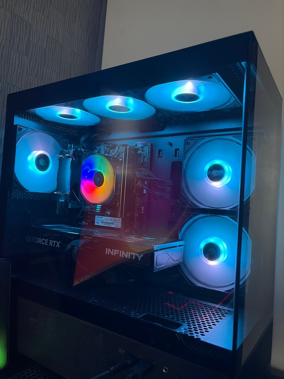 Pc te koop met rtx 5070, Ophalen of Verzenden, Zo goed als nieuw, Gaming, SSD