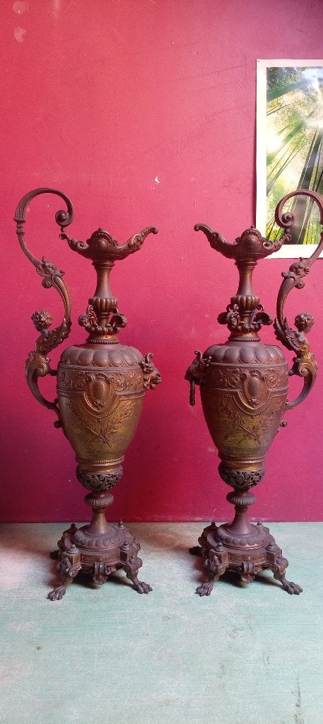 Magnifique paire d'urnes / cassolettes anciennes en bronze, Ophalen, Brons