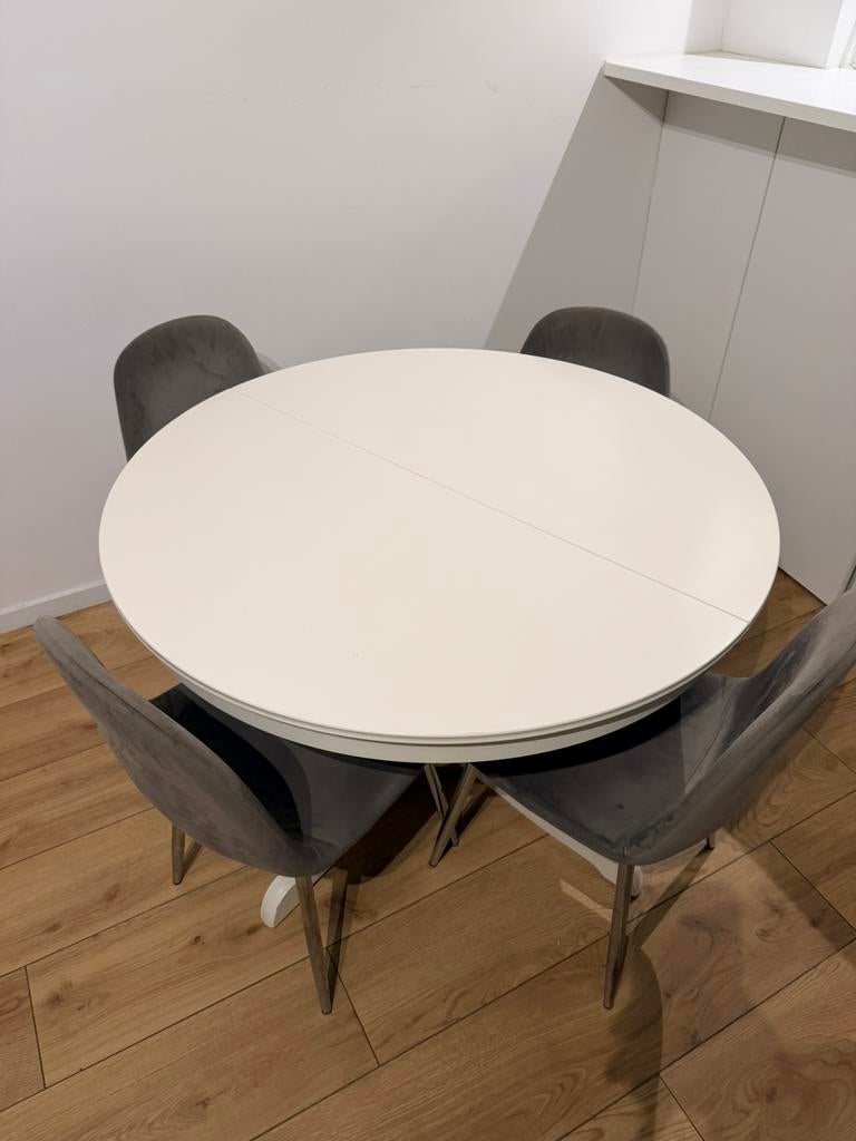 Table à manger ronde extensible + 4 chaises velours gris, Maison & Meubles, Tables | Tables à manger, Enlèvement, Comme neuf, Quatre personnes