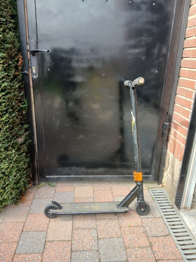 stuntstep, Fietsen en Brommers, Ophalen, Gebruikt, Gewone step, Black dragon