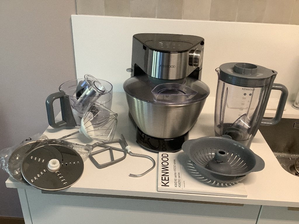 KENWOOD KM280 keukenrobot, Ophalen, 4 liter of meer, 3 snelheden of meer, Zo goed als nieuw