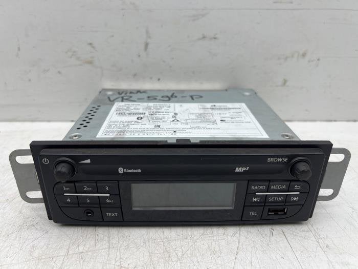 Radio van een Renault Trafic, Gebruikt, -, Renault, -