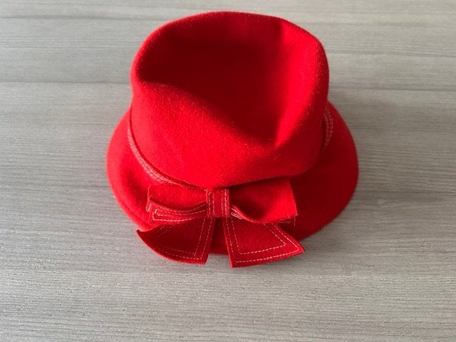 chapeau en laine rouge (nr2212a), Vêtements | Femmes, Chapeaux & Casquettes, Enlèvement ou Envoi, Porté, Chapeau