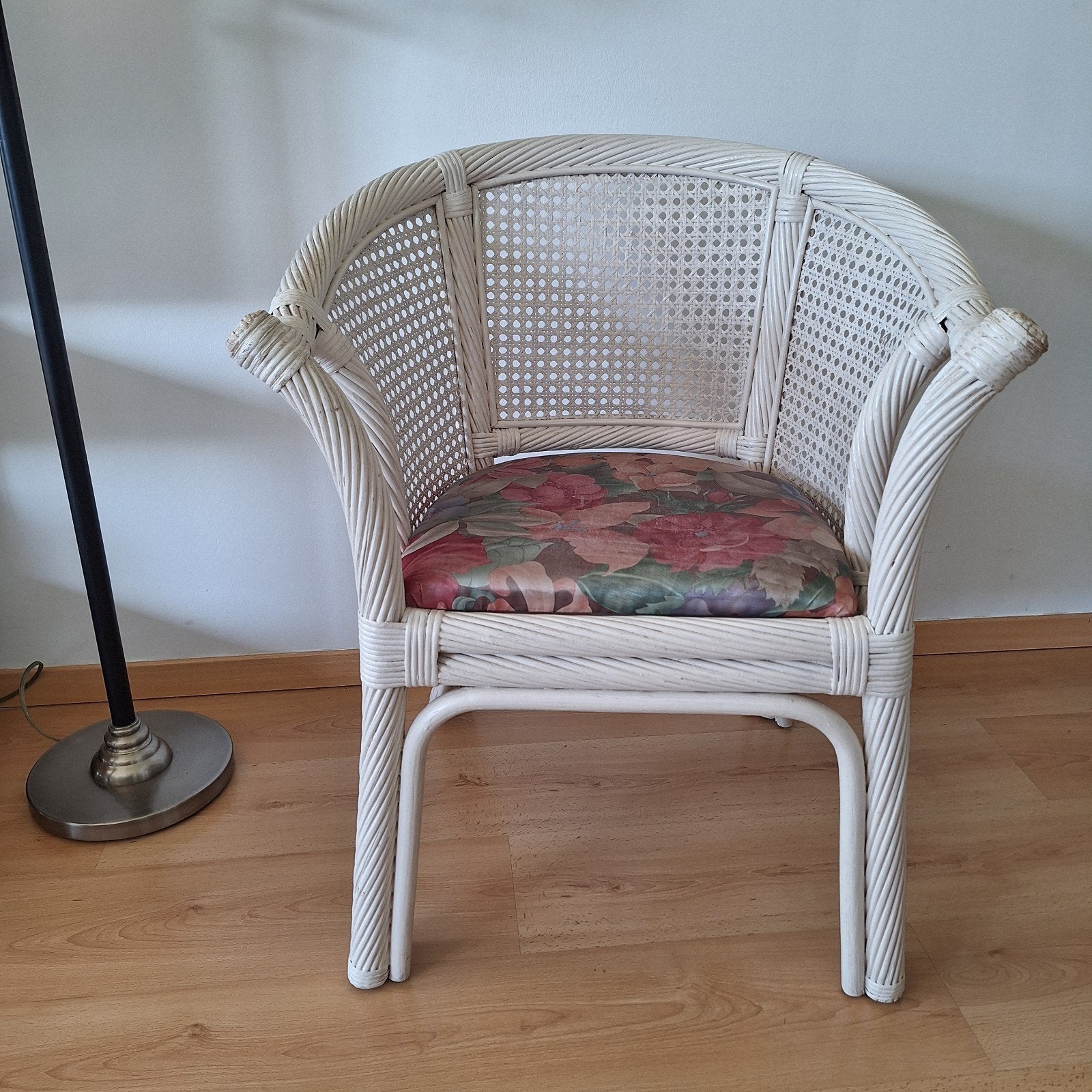 rieten stoel (opknapbeurt nodig), Ophalen