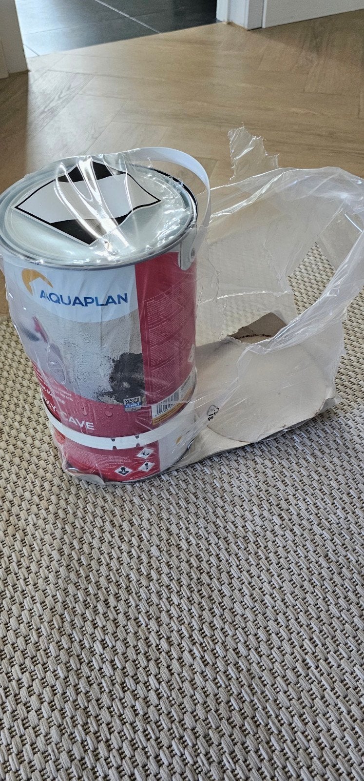Aquaplan kelder epoxy, Enlèvement