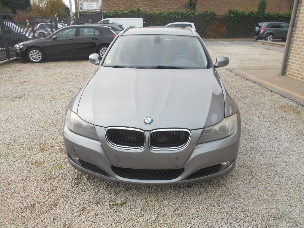 BMW 318D TOURING, 100 kW, Achat, https://public.car-pass.be/vhr/a1fd2b0c-0cd4-47ad-a005-1bf4732ba21a, Entreprise