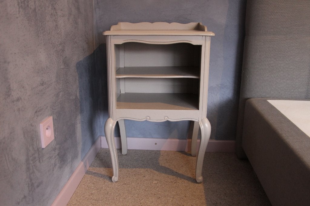 Table de chevet style ancien / campagne chic - couleur taupe, Maison & Meubles, Comme neuf, Moins de 45 cm, Enlèvement, 55 à 70 cm