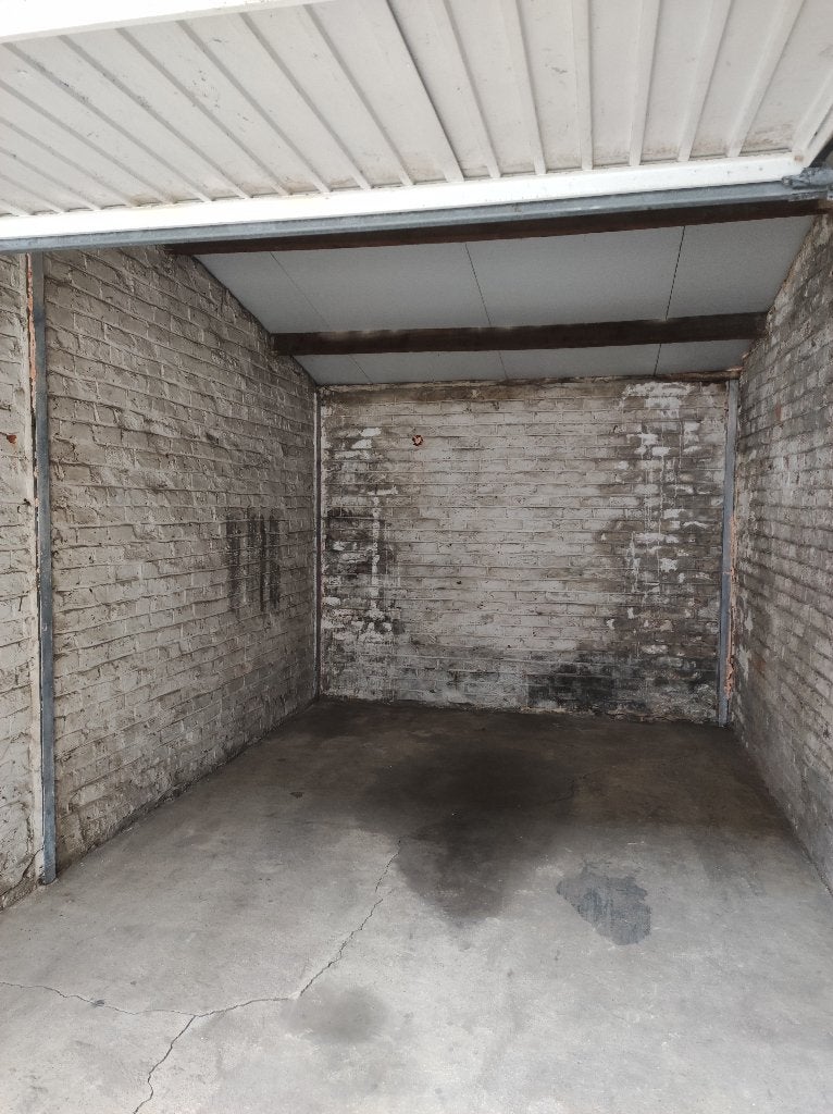 GARAGE A LOUER LA LOUVIER CENTRE, Province de Hainaut