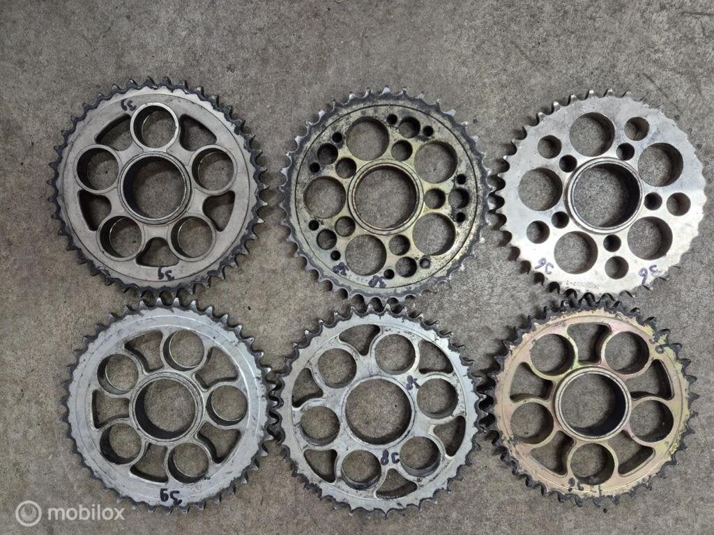 Tandwiel achtertandwiel 748 916 996 998 Multistrada Monster, Gebruikt, Factorystore.service@ducati.com, Ophalen of Verzenden, Via Antonio Cavalieri Ducati, 74/5, 74/6, 40132 Bologna BO