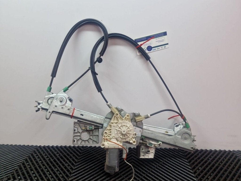 VITRE MECANISME AVANT DROIT Peugeot 206 CC (2D), Brose SE, Info@brose.com, Utilisé, Max-Brose-Straße 1
96450  Coburg, DE