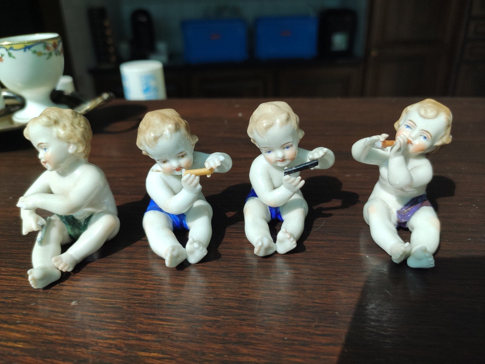 4 petits angelots musiciens, Enlèvement ou Envoi