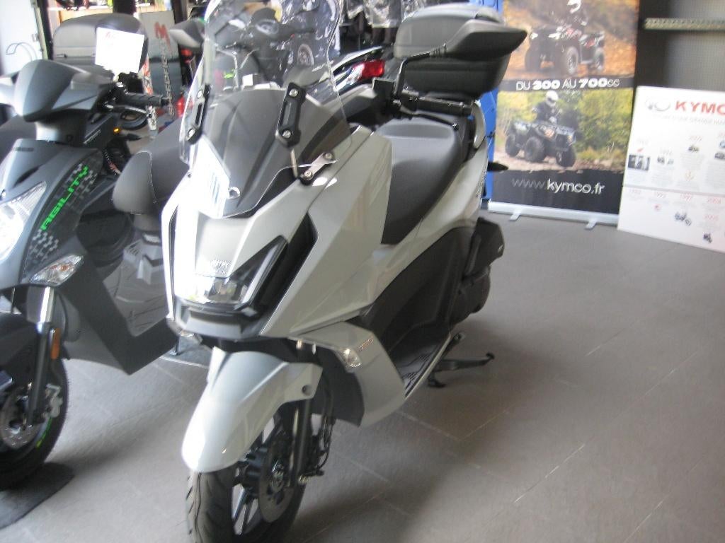 Kymco Skytown 125cc 2.999€, Fietsen en Brommers, Scooters | Kymco, Nieuw, Benzine, Ophalen