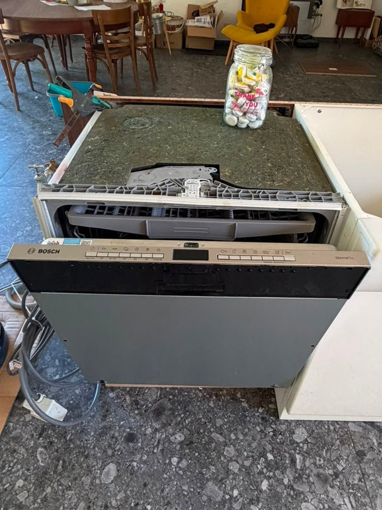 Bosch inbouwvaatwasser, Elektronische apparatuur, Vaatwasmachines, Ophalen, Minder dan 85 cm, Minder dan 10 liter, Zo goed als nieuw