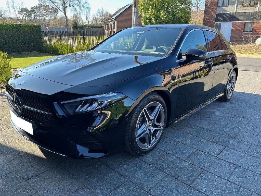 A180 * AMG-line * 2026 * 3.000km * 3j GARANTIE * GLOEDNIEUW!, Auto's, Alcantara, Zwart, 5 zetels, 5 deurs