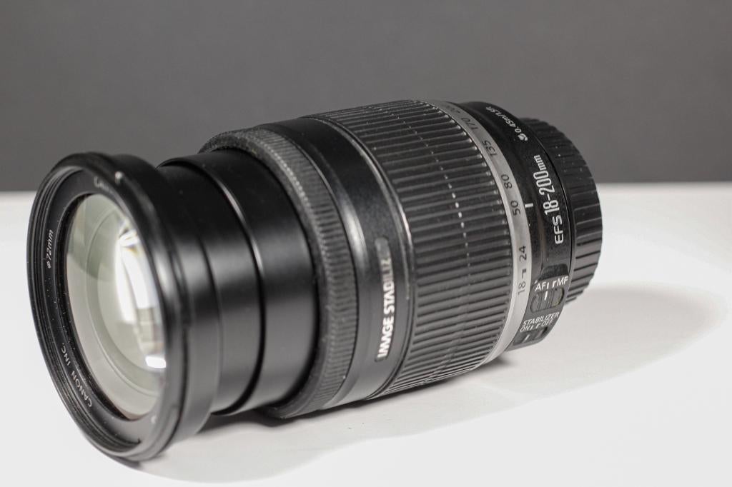 canon efs 18-200 IS état impeccable 1 zoom pour vos photos, Enlèvement, Comme neuf, Zoom