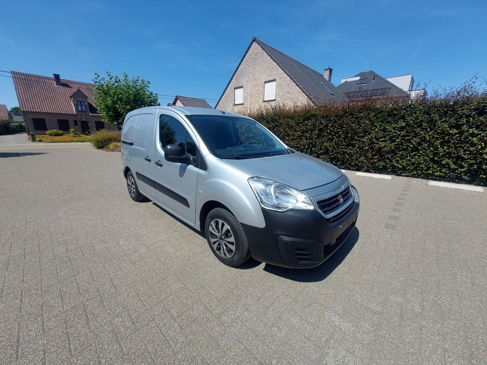 partner benzine met 55.000km., Argent ou Gris, 3 places, Boîte manuelle, Noir