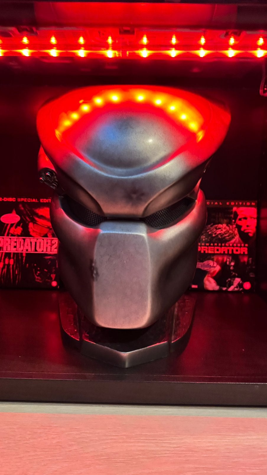 Predator Life-Size Replica Mask, Collections, Enlèvement