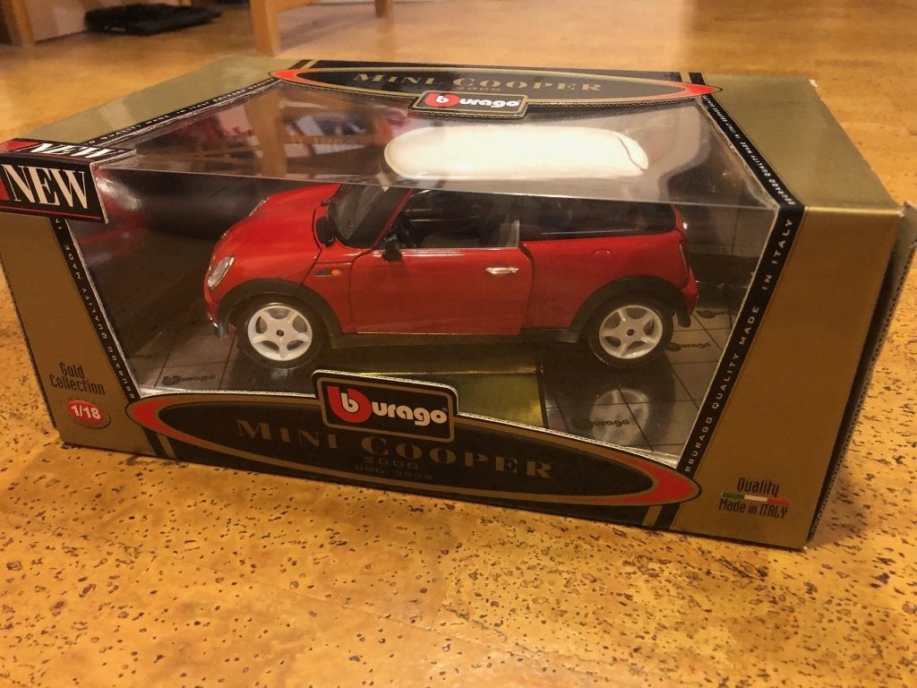 Miniature Burago 1/18 Mini Cooper 2000, Hobby & Loisirs créatifs, Enlèvement ou Envoi, Comme neuf, Voiture, Burago