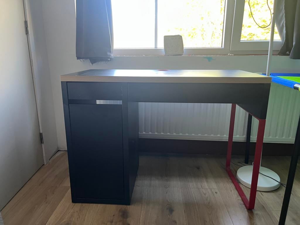 Jeugd bureau, Huis en Inrichting, Ophalen, Zo goed als nieuw, Zwart