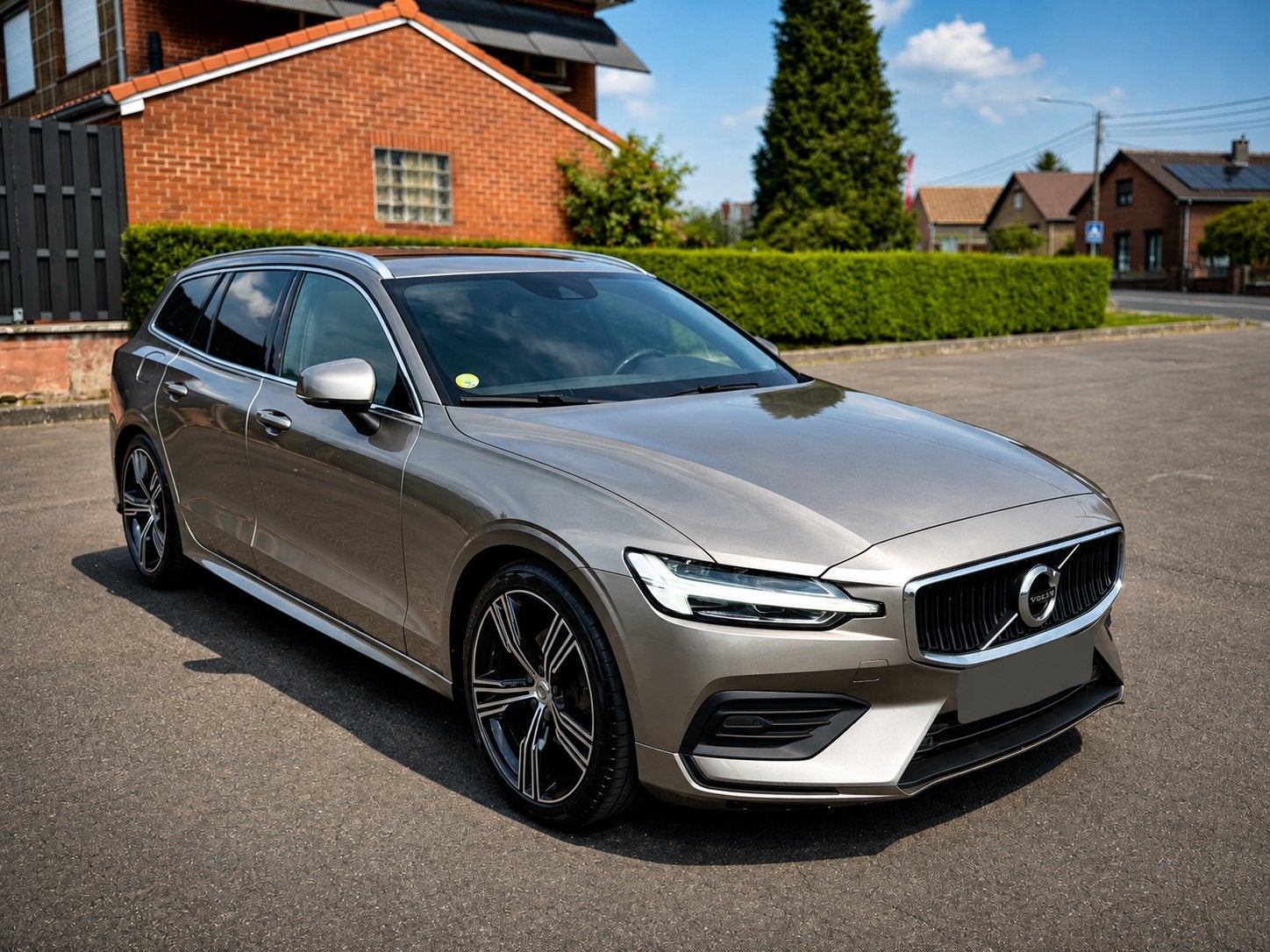 Volvo V60 2.0 D3 R-Design, Autos, Noir, 5 portes, V60, Automatique