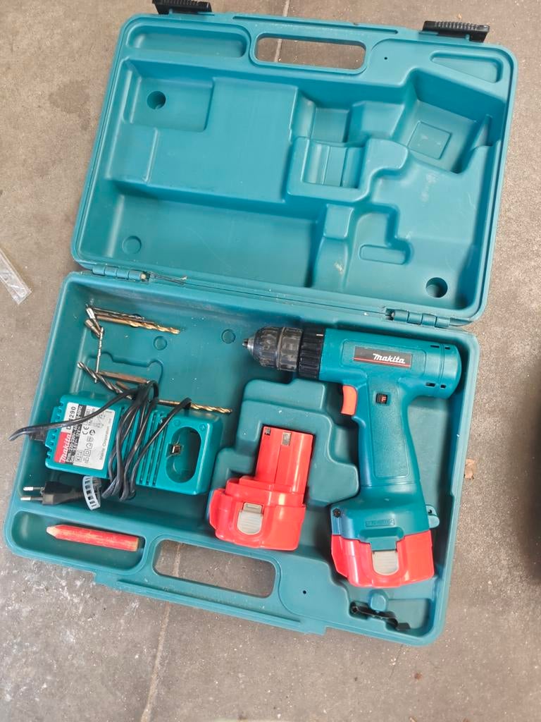 Makita accu boormachine, Ophalen, Boormachine