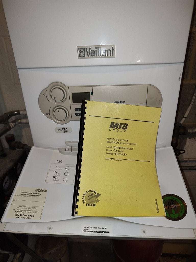 Set verwarming energie, Vaillant 30kW, Viessmann 300L, Doe-het-zelf en Bouw, Ophalen, Zo goed als nieuw, 800 watt of meer, Cv-ketel of Combi-ketel