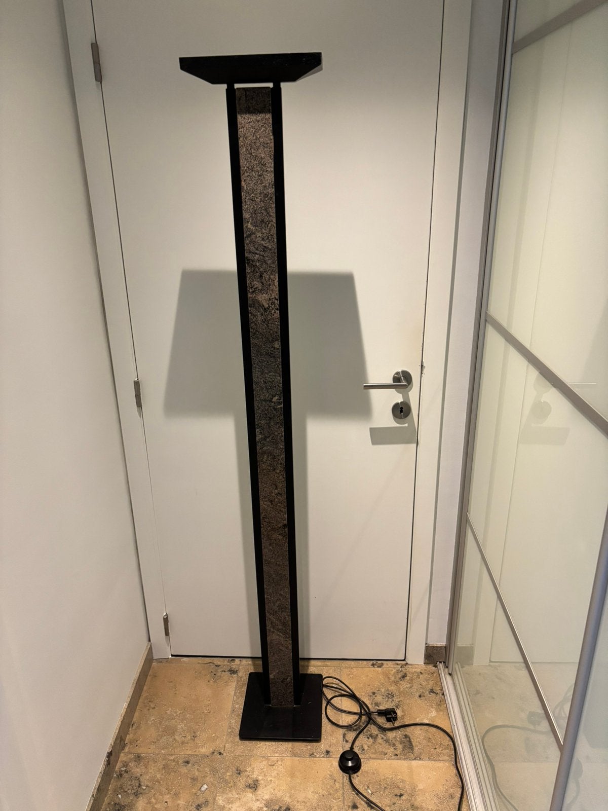 Vloerlamp zwart met graniet inleg, Ophalen, Gebruikt