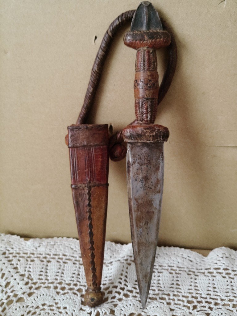 Couteau Africain poignard traditionnel 25cm Masaï Kenya ?, Antiquités & Art, Enlèvement ou Envoi