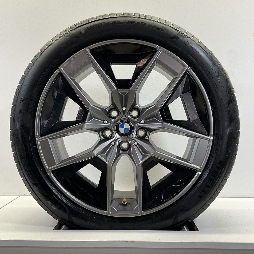 BMW 5 SERIE G60 I5 G60 SET VELGEN + ZOMERBANDEN 19 INCH ORIG, 19 inch, -, -, Banden en Velgen