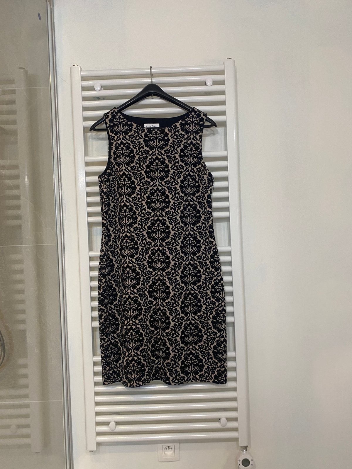 Robe Joseph Ribkoff sans manches, noir/beige allemand 42, Vêtements | Femmes, Enlèvement ou Envoi, Porté