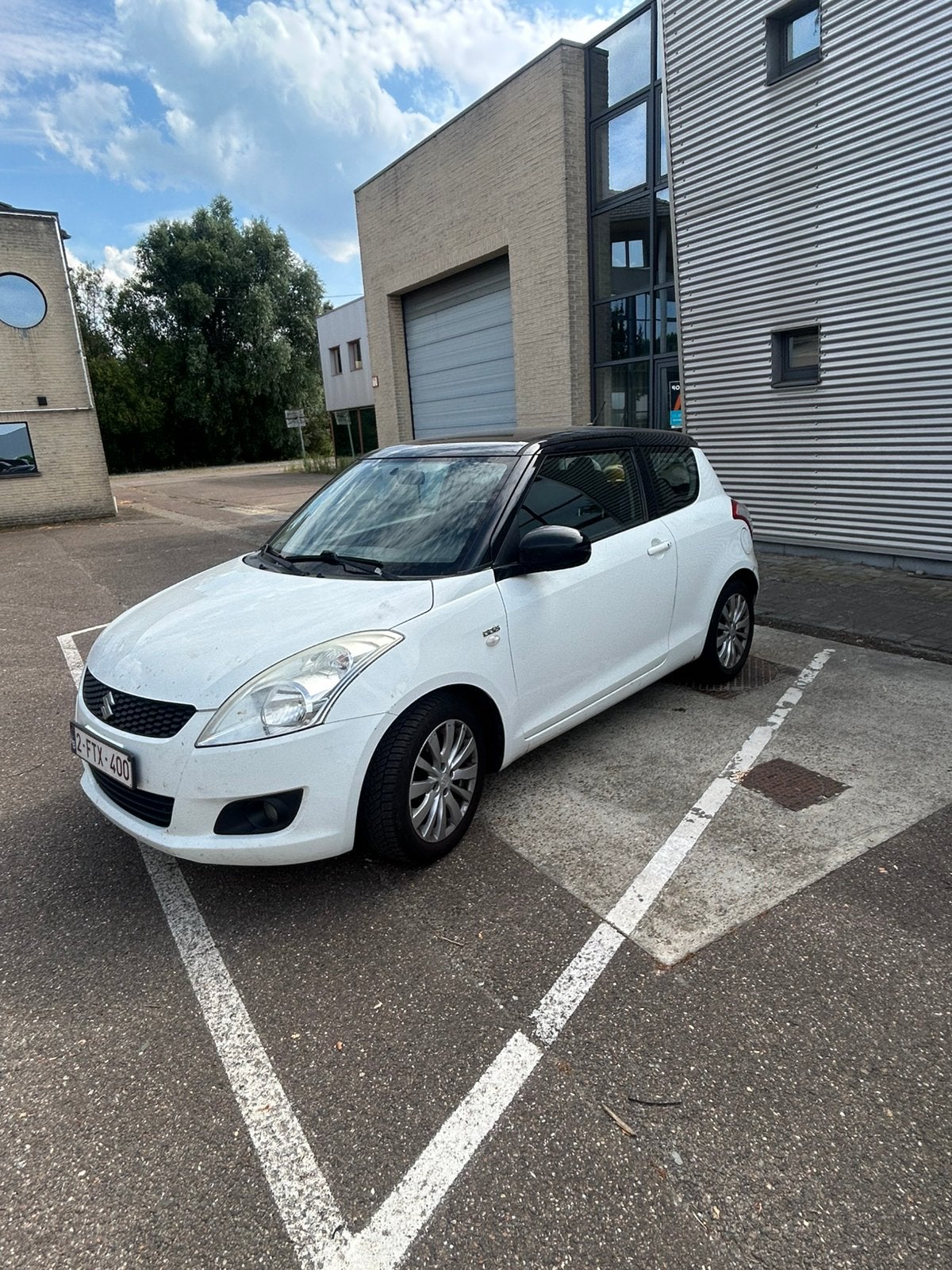Suzuki swift 1.3 ddis (lees advertentie), Auto's, Suzuki, Particulier, Swift, Diesel, Euro 5, 3 deurs, Handgeschakeld, Wit, Zwart