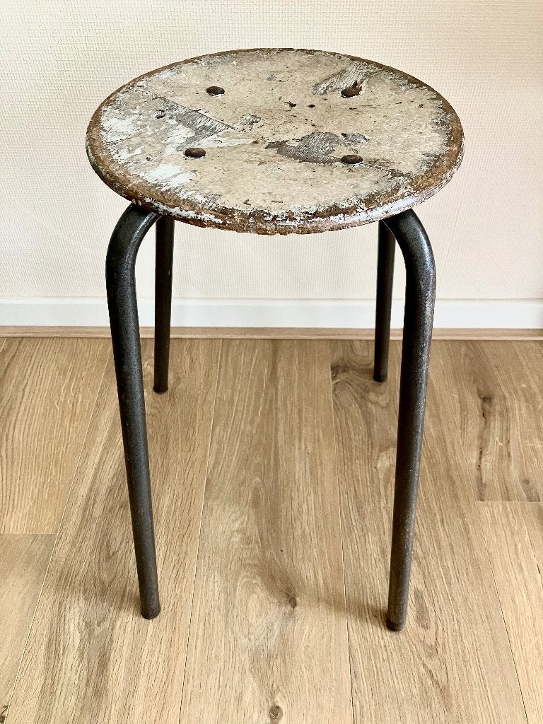 Oud vintage krukje, Ophalen