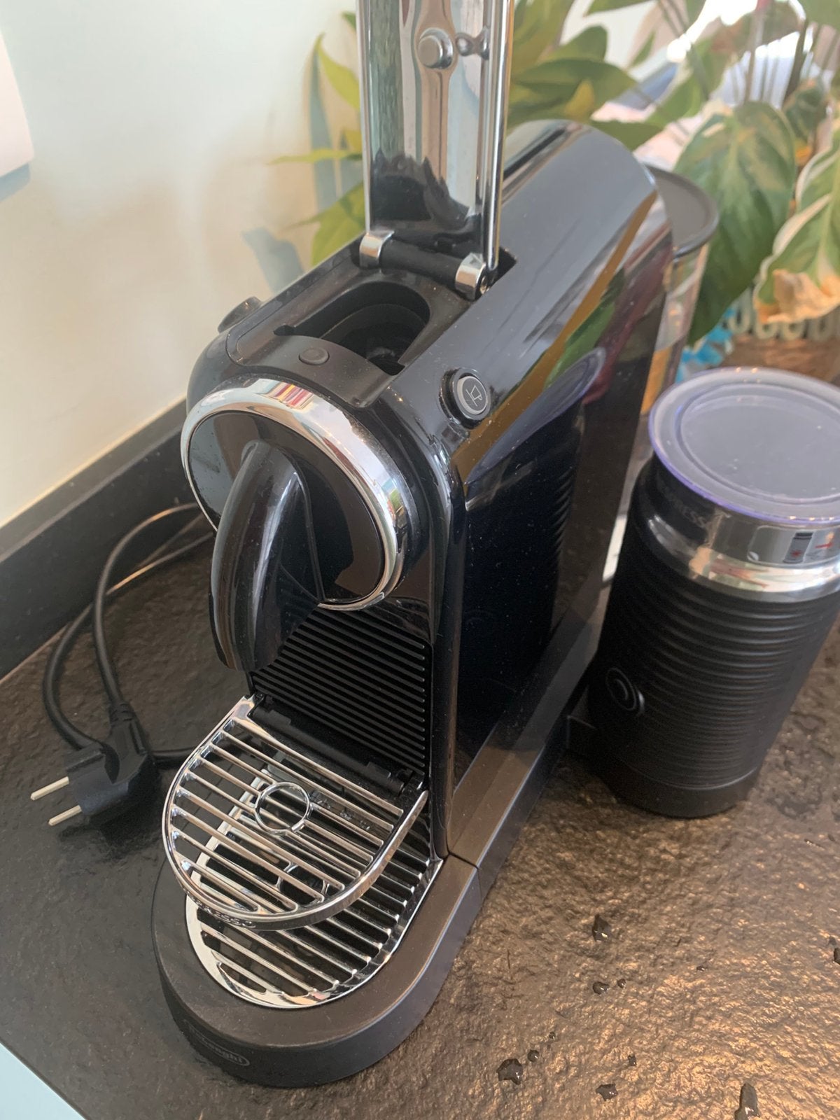 Nespresso delonghi citiz en milk, Electroménager, Enlèvement, Comme neuf
