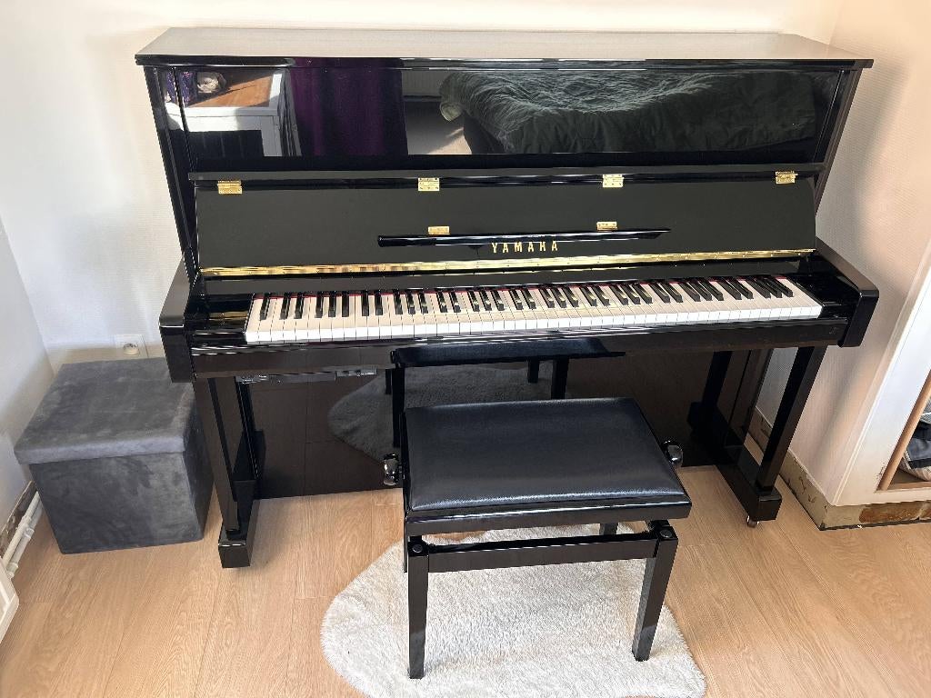 Yamaha B3 PE Silent SC3, Muziek en Instrumenten, Piano's, Zo goed als nieuw, Piano, Zwart, Digitaal, Hoogglans, Ophalen