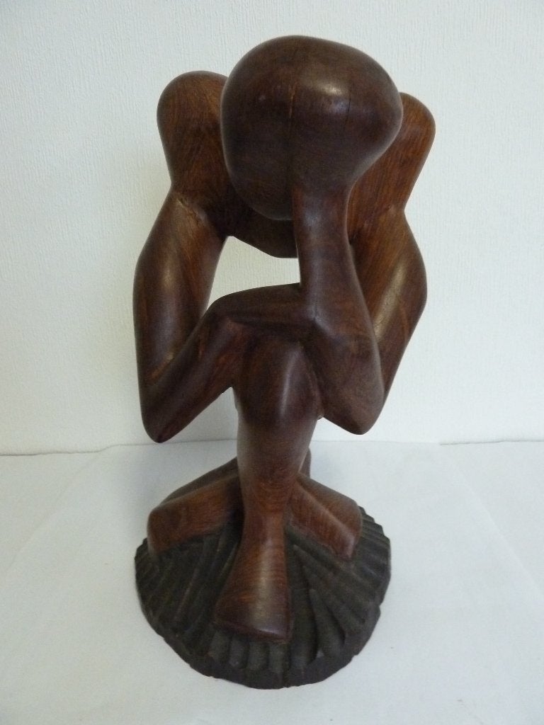 Houten beeld "De Denker" handgemaakt (Afrikaans) op voet, Overige onderwerpen, Handgemaakt, Ophalen of Verzenden, 20 - 50 cm