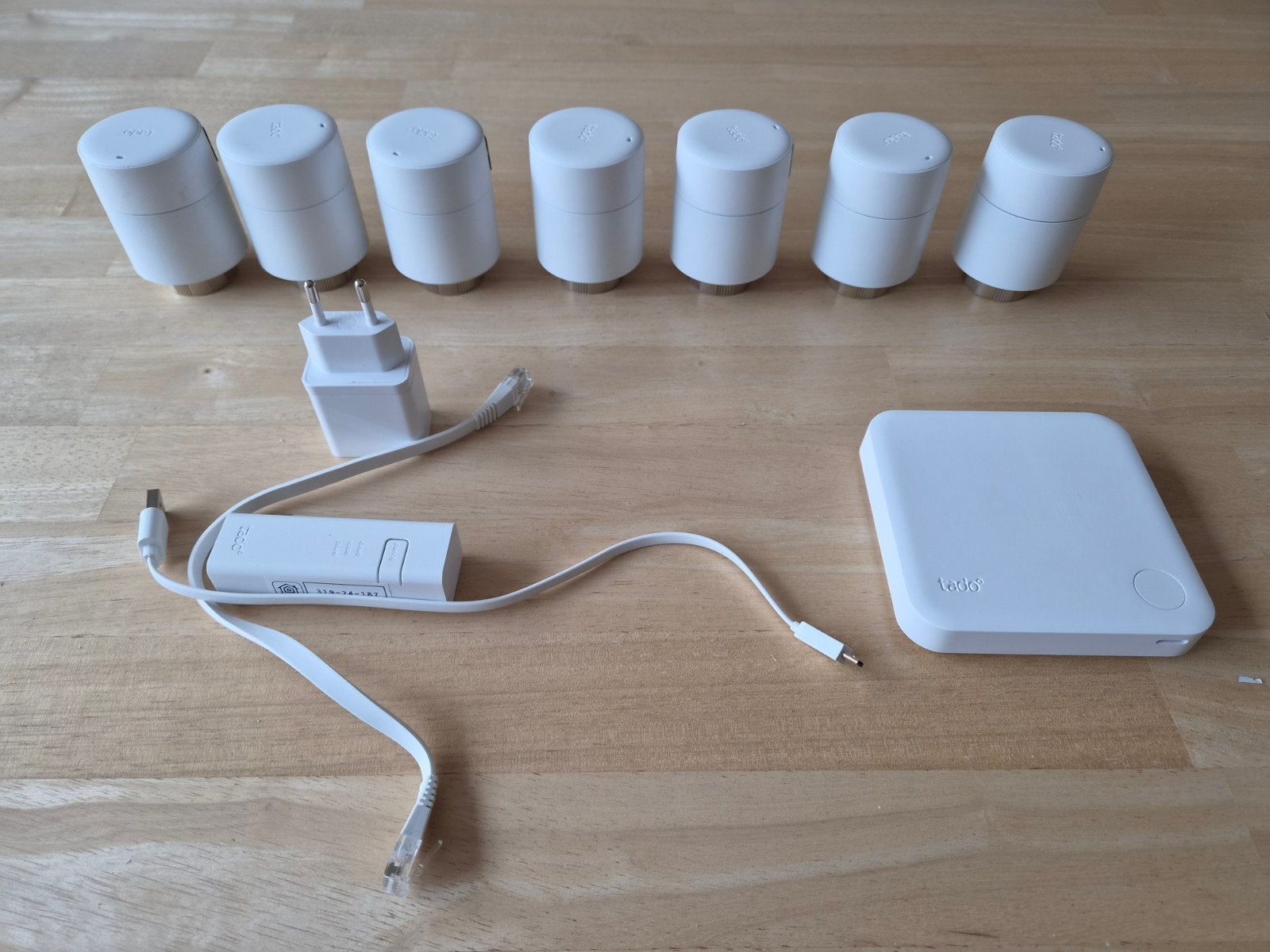 tado V3+ Slimme Thermostaat + 7 Slimme Radiatorknoppen, Bricolage & Construction, Enlèvement, Thermostat intelligent, Comme neuf