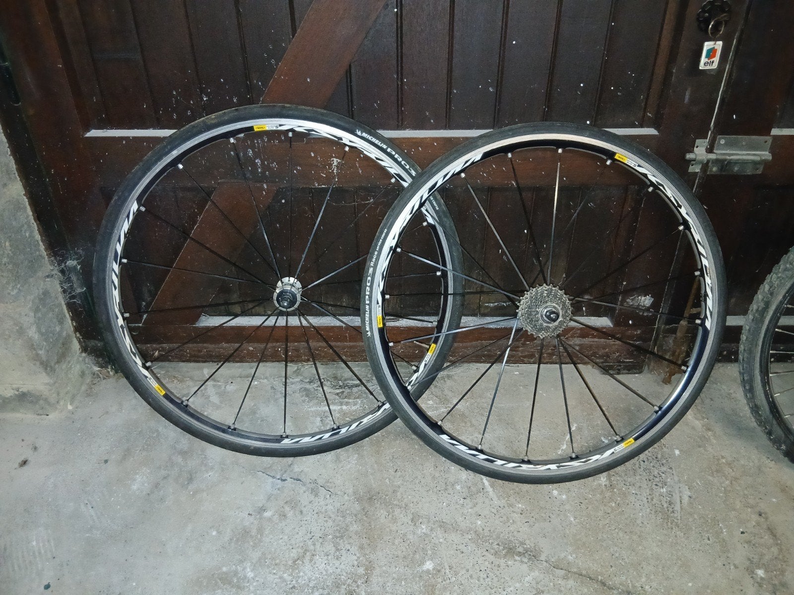 Mavic ksyriym élite S, Enlèvement, Pneu