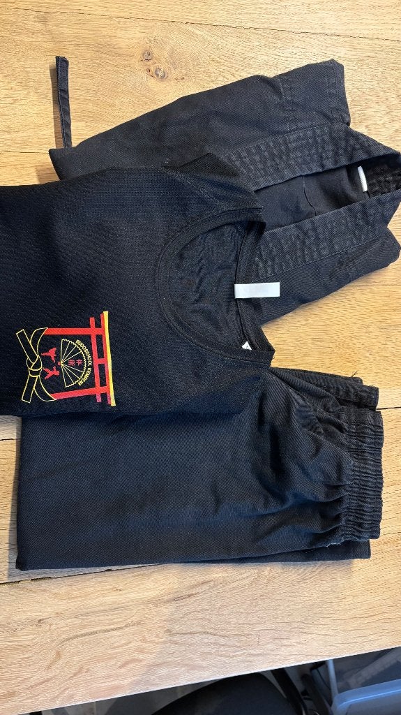 Budo pakje 6-7 jaar, Ophalen of Verzenden, Gebruikt, Jongen of Meisje, Sport- of Zwemkleding
