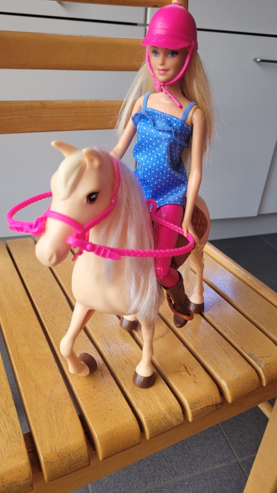 Barbie met paard, Ophalen, Barbie
