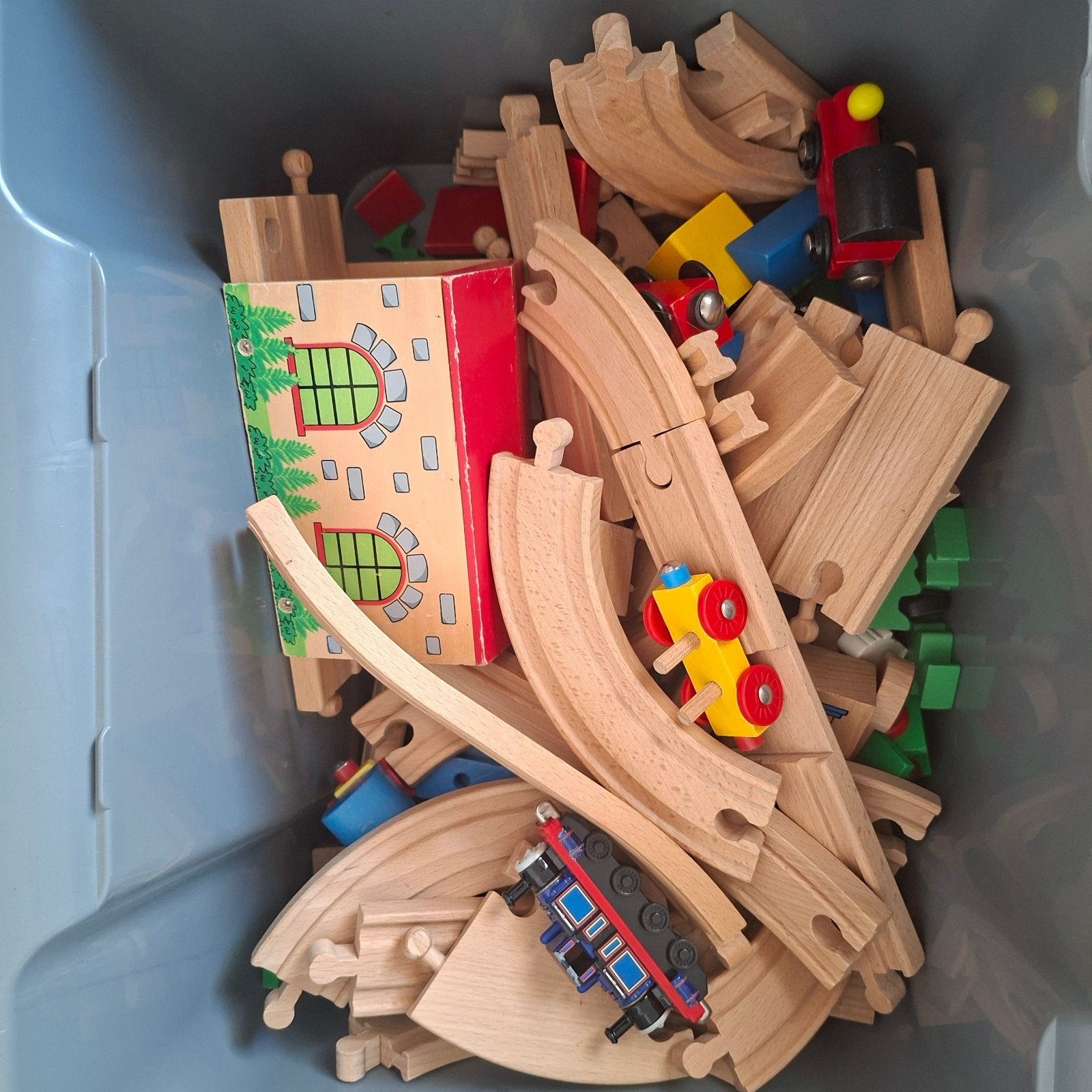 houten trein, Ophalen